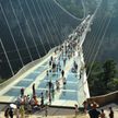 518-метровый стеклянный мост, который «трещит» под ногами, возведён в Китае