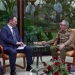 Премьер-министр Беларуси Роман Головченко на Кубе провел встречу с Раулем Кастро
