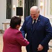 Александр Лукашенко пошутил, что ему уже пять лет не повышают зарплату