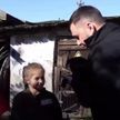 Маше из Макеевки, встречающей летчиков с флагом, подарили щенка по поручению Путина