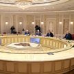 «Товарооборот надо серьезно подтянуть, ведь резервов предостаточно». Александр Лукашенко провел переговоры с губернатором Омской области