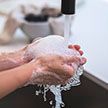 Видео с правильной техникой мытья рук набирает популярность в соцсетях