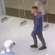 Мужчина из ревности нанес бывшей жене несколько ран ножом в примерочной ТЦ в Москве