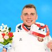 Биатлонисту Антону Смольскому вручили серебро Олимпиады в Пекине