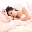 Почему опасно спать рядом с телефоном? Объясняет эксперт