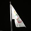На церемонии открытия Олимпиады в Париже подняли олимпийский флаг в перевернутом виде