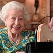 Королева Великобритании показала сэндвич, который носит в своей сумочке