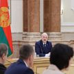 Лукашенко поручил устранить недостатки в подготовке врачей, а также создавать для специалистов сферы медицины нормальные условия на местах