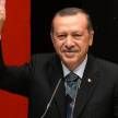 Эрдоган раздал деньги сторонникам на избирательной участке в Стамбуле