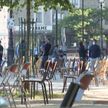 Тысяча пустых стульев: в Париже провели необычную акцию (ВИДЕО)