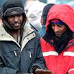 Стихийный лагерь мигрантов расселяют во Франции