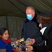 Сенаторы и матушка Гавриила привезли подарки и продукты беженцам в кризисном центре