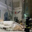 В центре Москвы загорелось здание с хостелом и кафе. Обрушились перекрытия и крыша