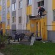 Козырек подъезда обрушился в многоэтажке в Минске