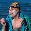 Женщина победила рак и стала первой, кто переплыл Ла-Манш четыре раза подряд