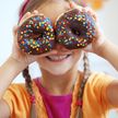 Когда детям можно начинать давать сладкую и соленую пищу и как эта еда влияет на организм ребенка?