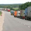 Очередь из грузовиков стоит на границе с Литвой