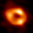 Ученые опубликовали первый в истории снимок черной дыры в центре Млечного Пути