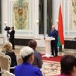 А. Лукашенко вручил госнаграды: в списке – 34 человека