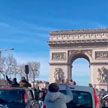 Во Франции антиковидные протесты жестко подавляют силовики