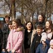 Автобус с детьми из Молдовы двое суток не мог выехать из Беларуси в ЕС. Репортаж ОНТ