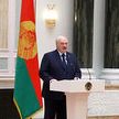 Во Дворце Независимости Александр Лукашенко вручил государственные награды