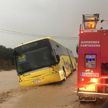 70 детей, застрявших в автобусе из-за сильных дождей, спасли в Испании