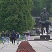 Представители Минобороны вместе с иностранными делегациями посетили мемориальный комплекс «Хатынь»