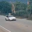 В Китае Tesla потеряла управление и сбила насмерть двух пешеходов