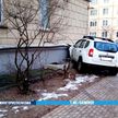 75-летняя пенсионерка на авто врезалась в фасад жилого дома в Минске