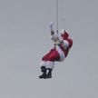 Бразильский Санта-Клаус продемонстрировал эффектное и экстремальное появление