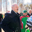Александр Лукашенко оценил лыжероллерную трассу в агрогородке Мир