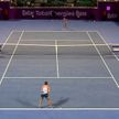 Виктория Азаренко уступила Белинде Бенчич в 1/8 финала теннисного турнира в Дохе