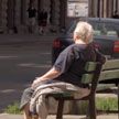 В Латвии предлагают лишить непривитых пенсионеров половины пенсии