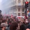 Протестующие во Франции требуют отставки правительства, повышения зарплат и пенсий