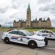 Вооружённый мужчина попытался атаковать солдата у здания парламента Канады
