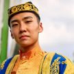 Японец танцует лезгинку и мечтает стать джигитом. Теперь он звезда Кавказа, а в комментариях ему пишут «брат»