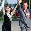 Навстречу взрослой жизни: в белорусских школах прошли выпускные вечера
