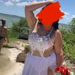 «Хуже, чем нижнее бельё»: девушка вышла замуж в пляжной одежде и насмешила пользователей сети