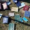 На южной границе США обнаружены десятки выброшенных украинских паспортов