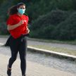Нужно ли бегунам носить маску во время пробежек?