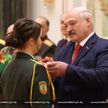 За верность материнскому и воинскому долгу. Лукашенко вручил государственные награды