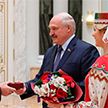 «На вас страна и держится»: Александр Лукашенко вручил госнаграды заслуженным деятелям различных сфер