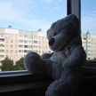 СК Беларуси напомнил об опасности распахнутых окон для детей в теплое время года
