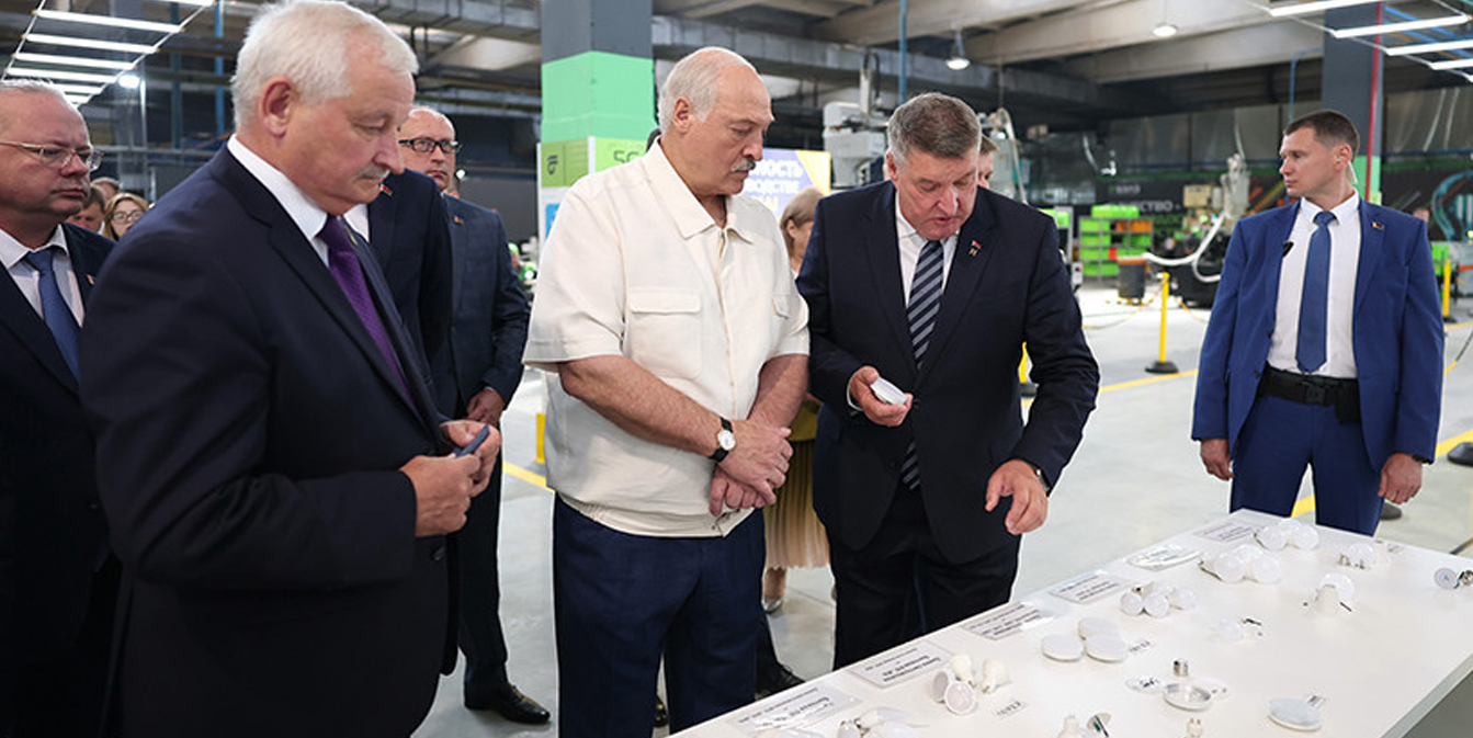 Президент Беларуси на БЭЛЗ