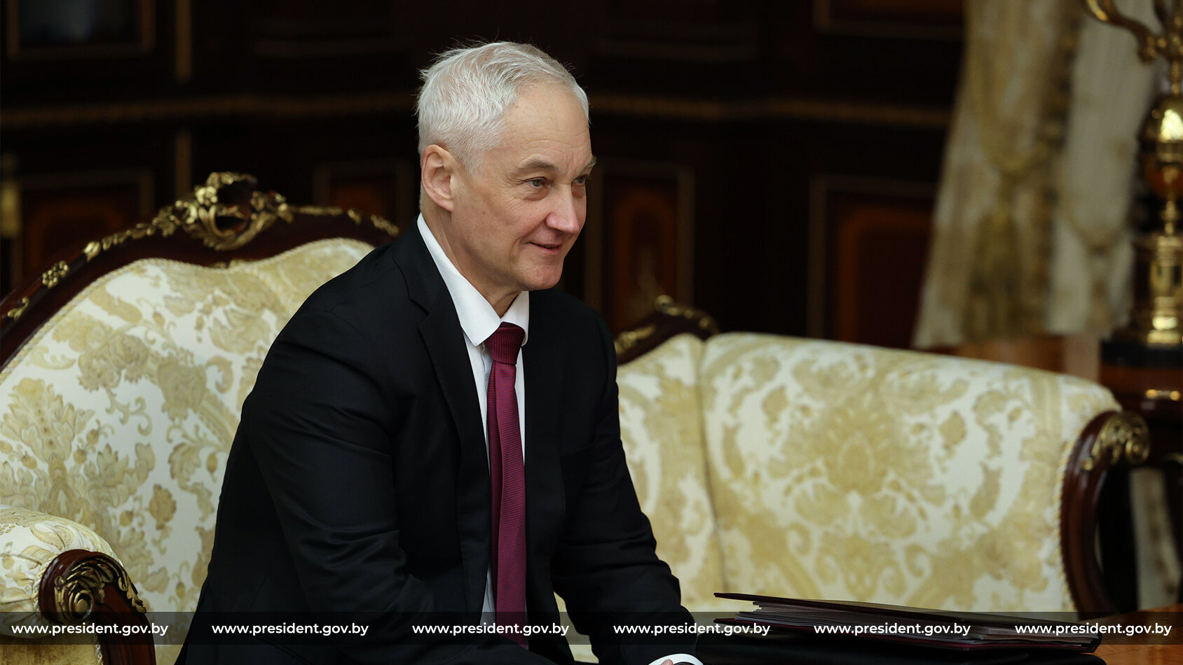 Лукашенко встретился с министром обороны России