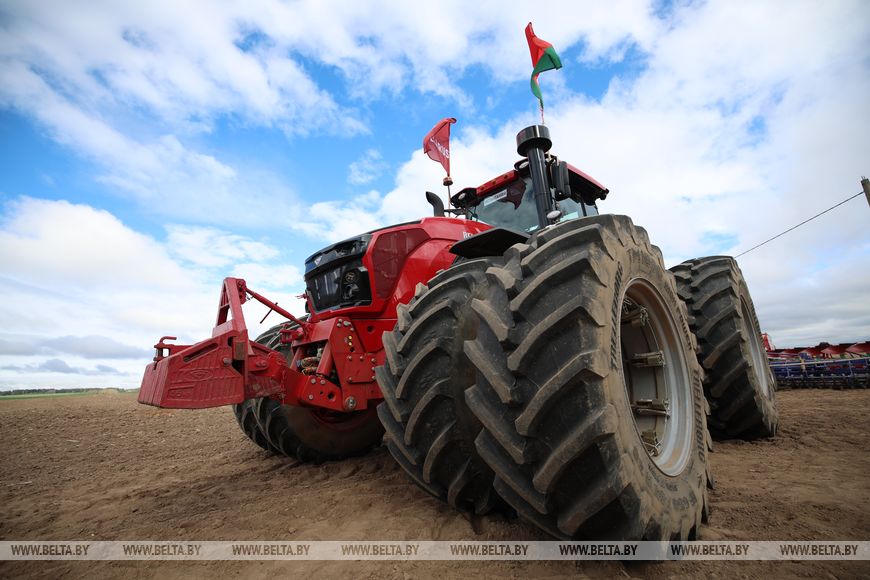 BELARUS-5425 - самый мощный трактор