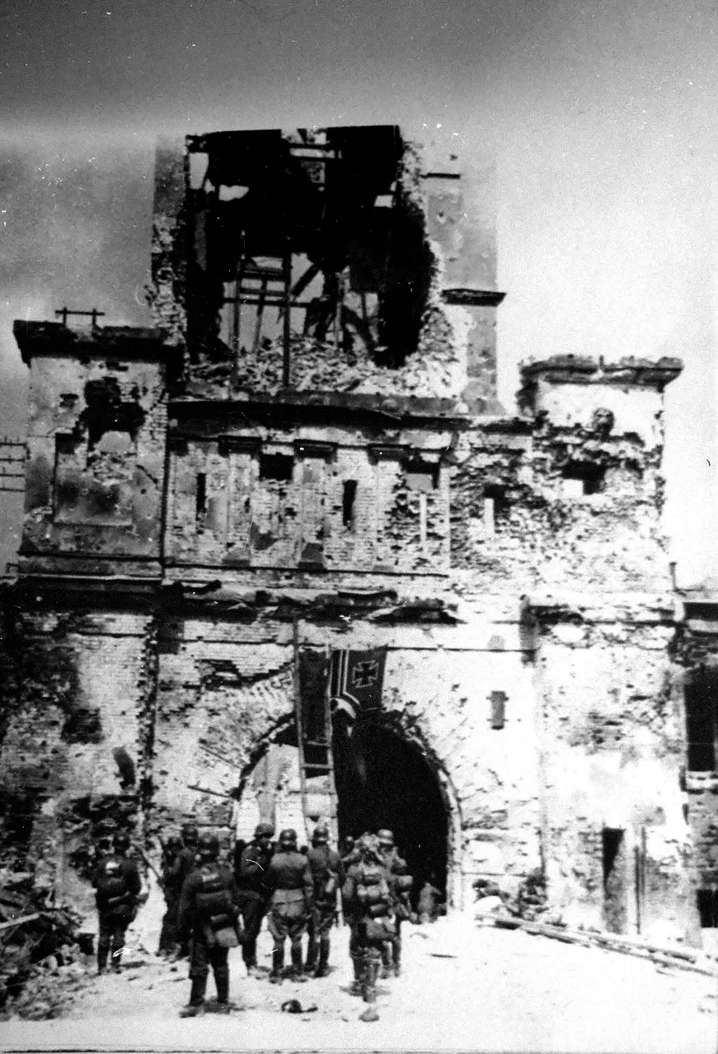 Ворота Брестской крепости 1941
