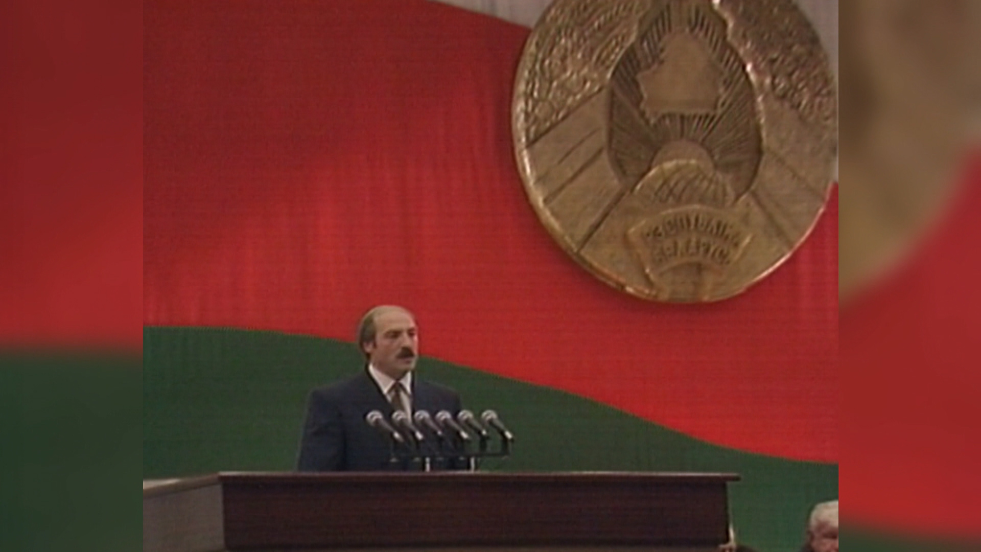 александр лукашенко на трибуне ВНС